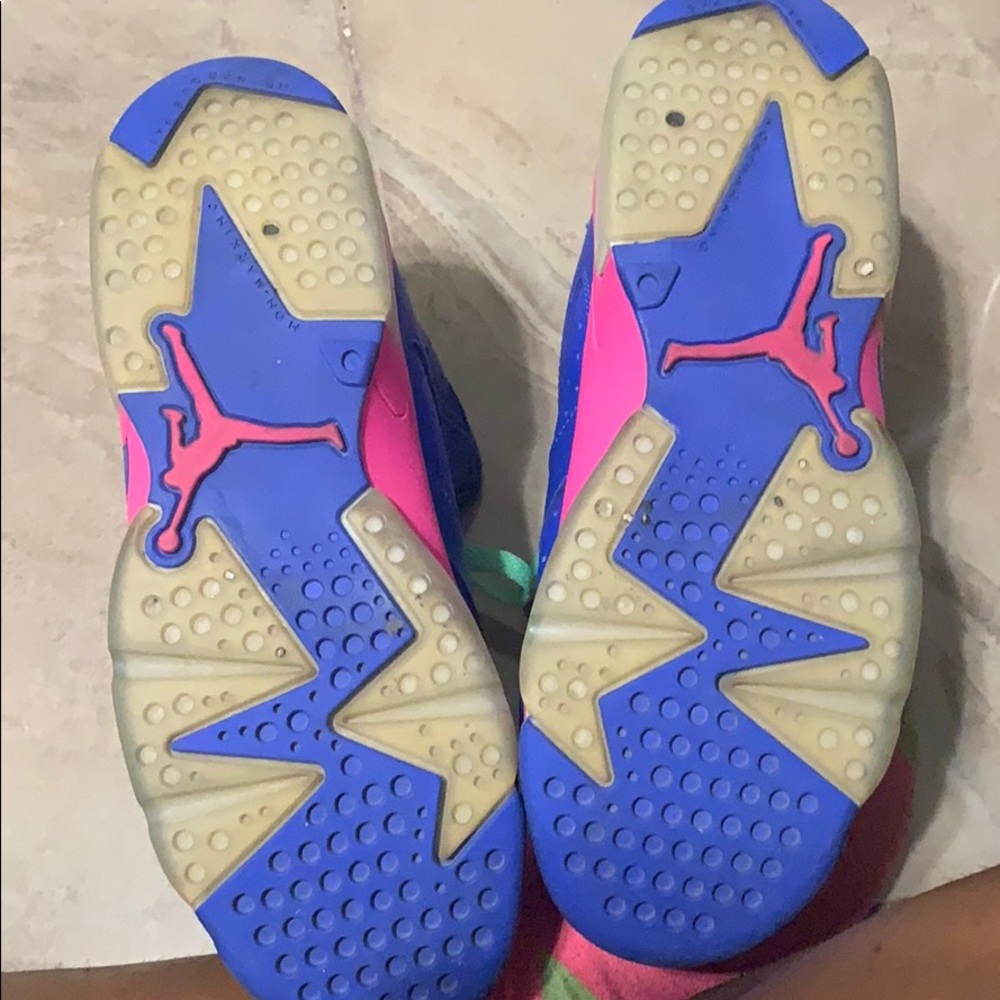 BLUE AND PINK TEAL JORDAN6s!!!! VERY GOOD COND - Picture 4 of 5